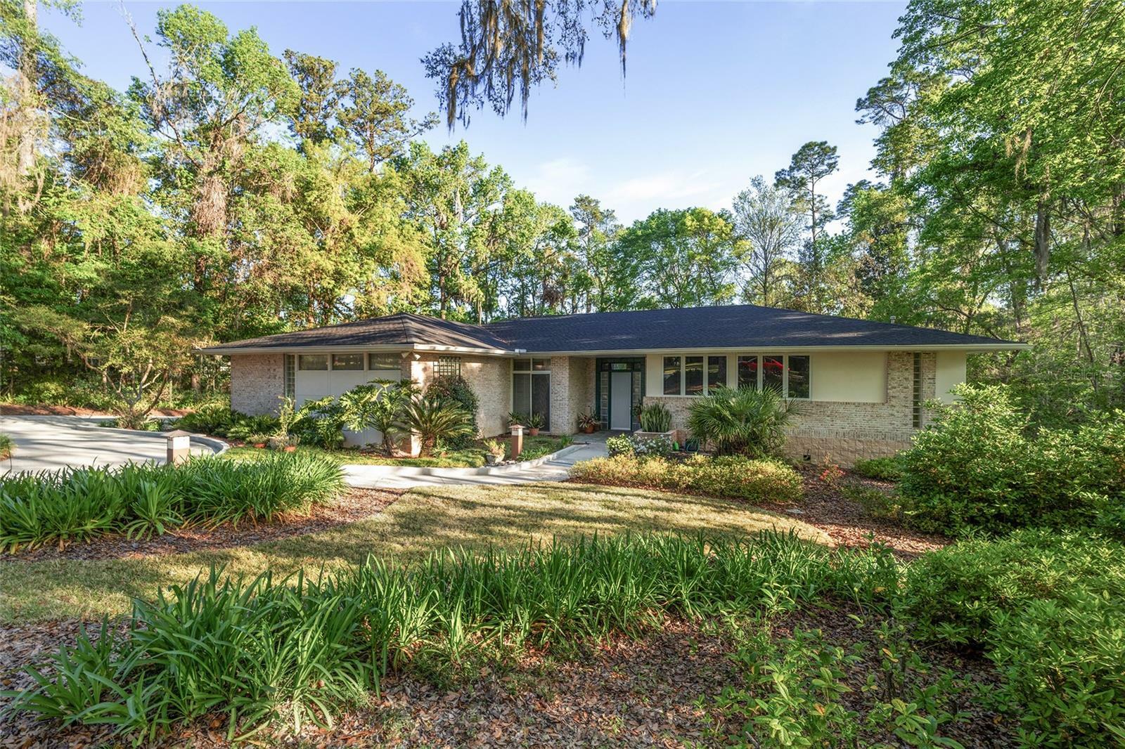 Property Photo: 3200 NW 21st Avenue FL 32605
