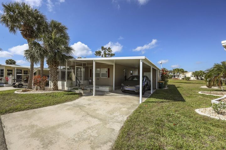 Property Photo: 2100 Kings Highway 288 FL 33980