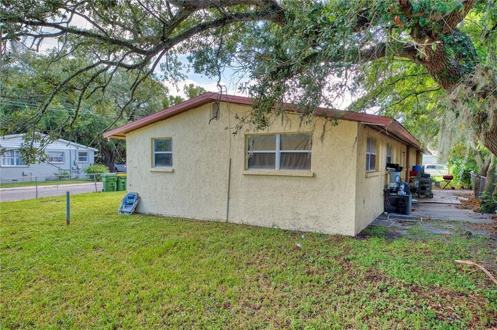 Property Photo:  1610 22nd Street  FL 34234 