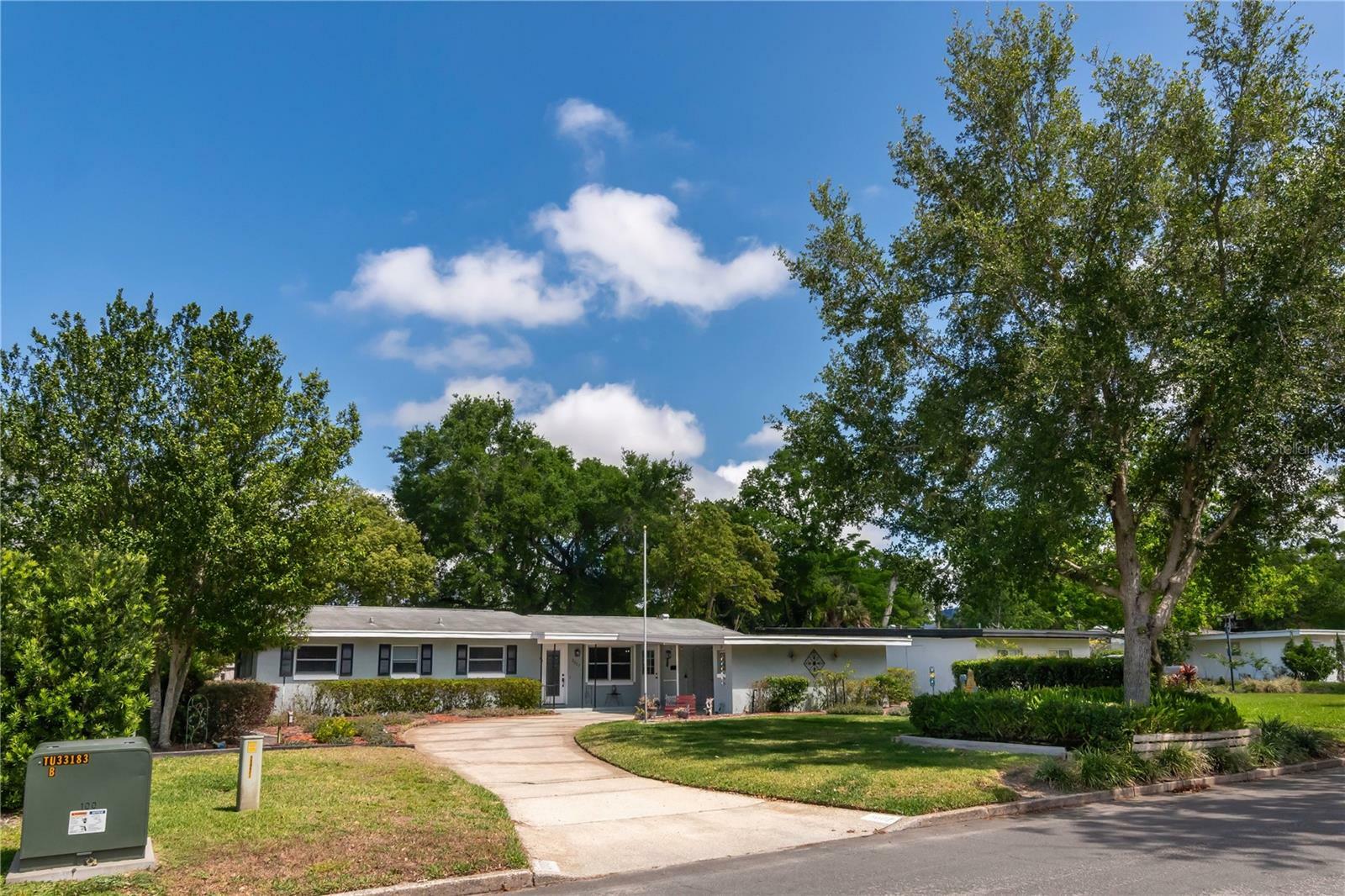 Property Photo: 2007 Strathaven Road FL 32792