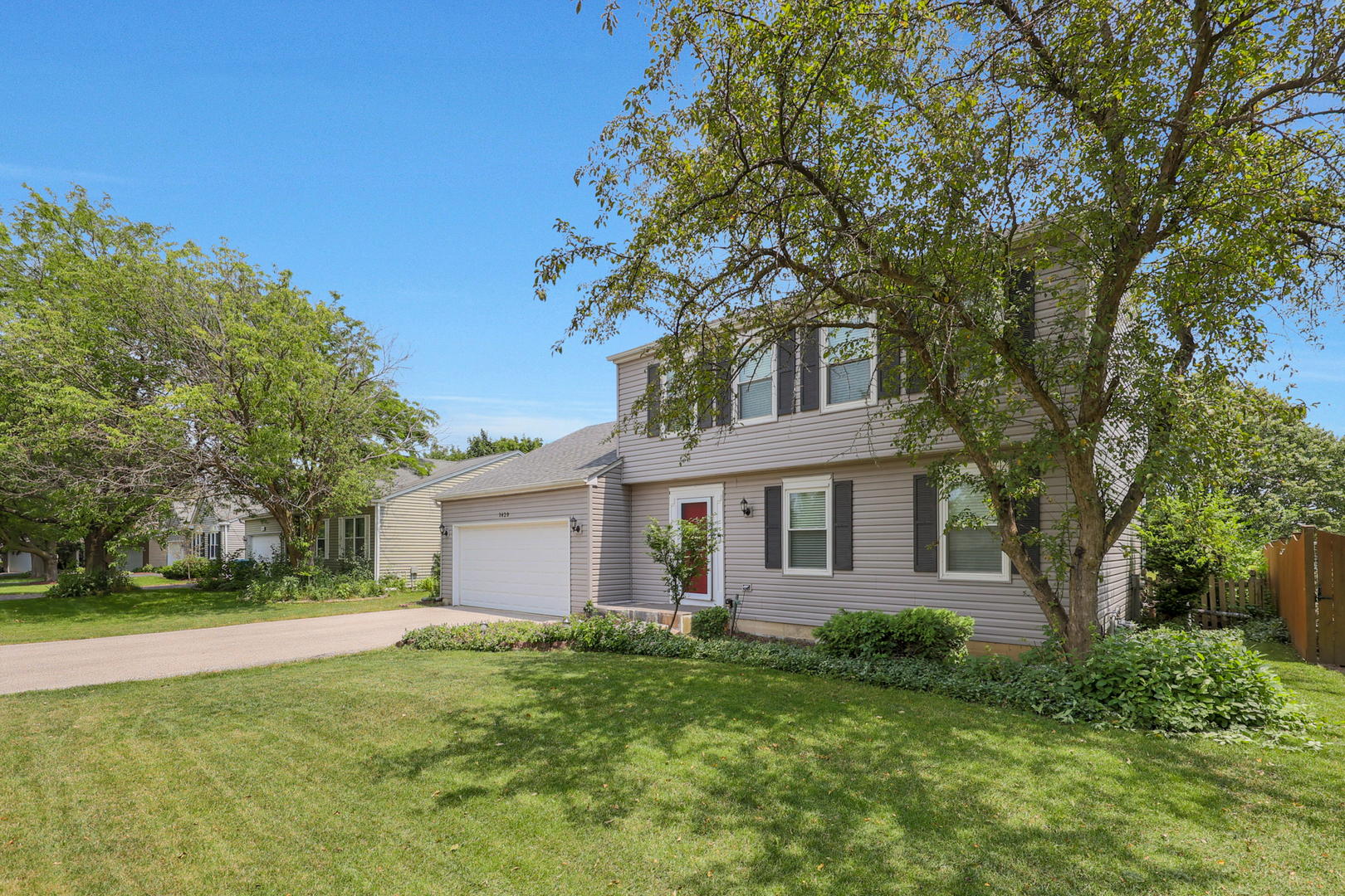 Property Photo: 1420 Bar Harbour Road IL 60504