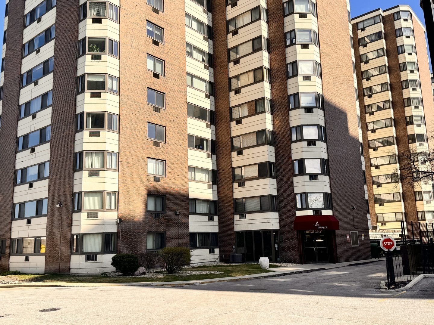 Property Photo: 7337 S South Shore Drive 408 IL 60649