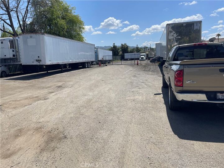 Property Photo:  415 E Caroline Street  CA 92408 