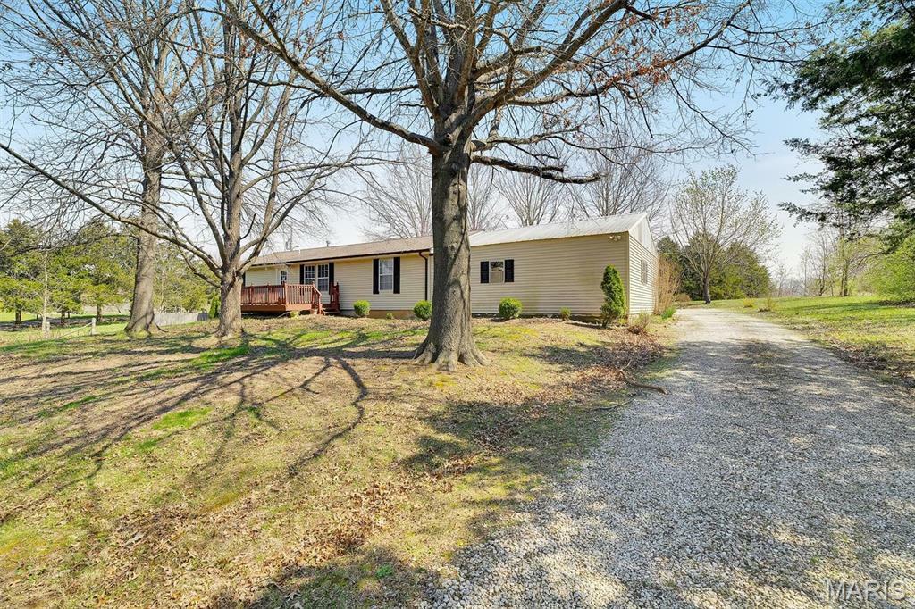 Property Photo: 674 Mennemeyer Road MO 63379