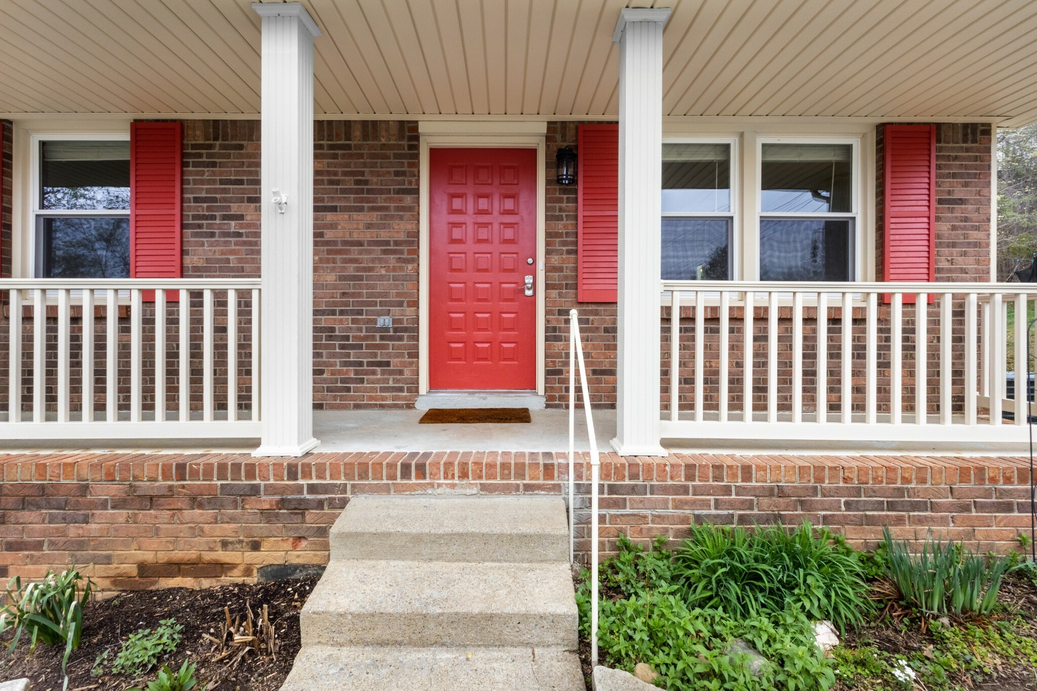 Property Photo: 430 Crabtree Circle TN 37040