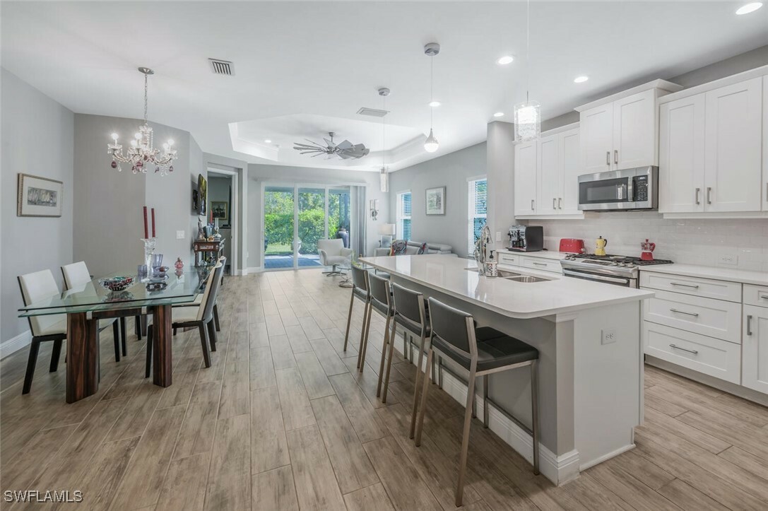 Property Photo: 2167 Marquesa Circle FL 34112