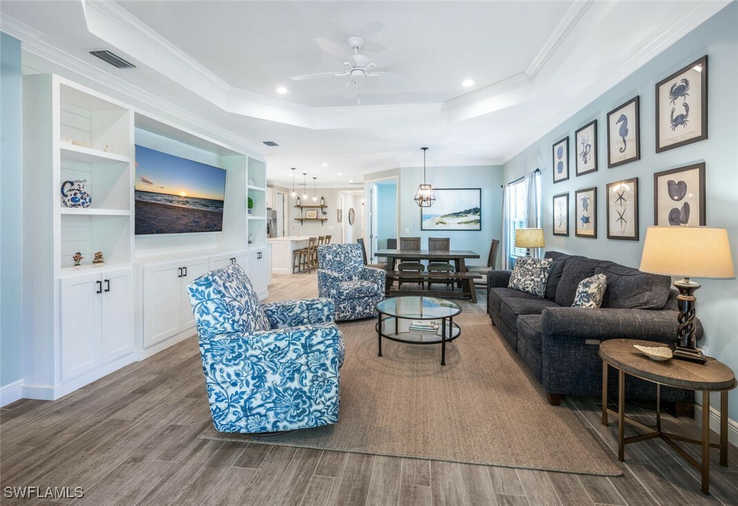 Property Photo: 2211 Marquesa Circle FL 34112
