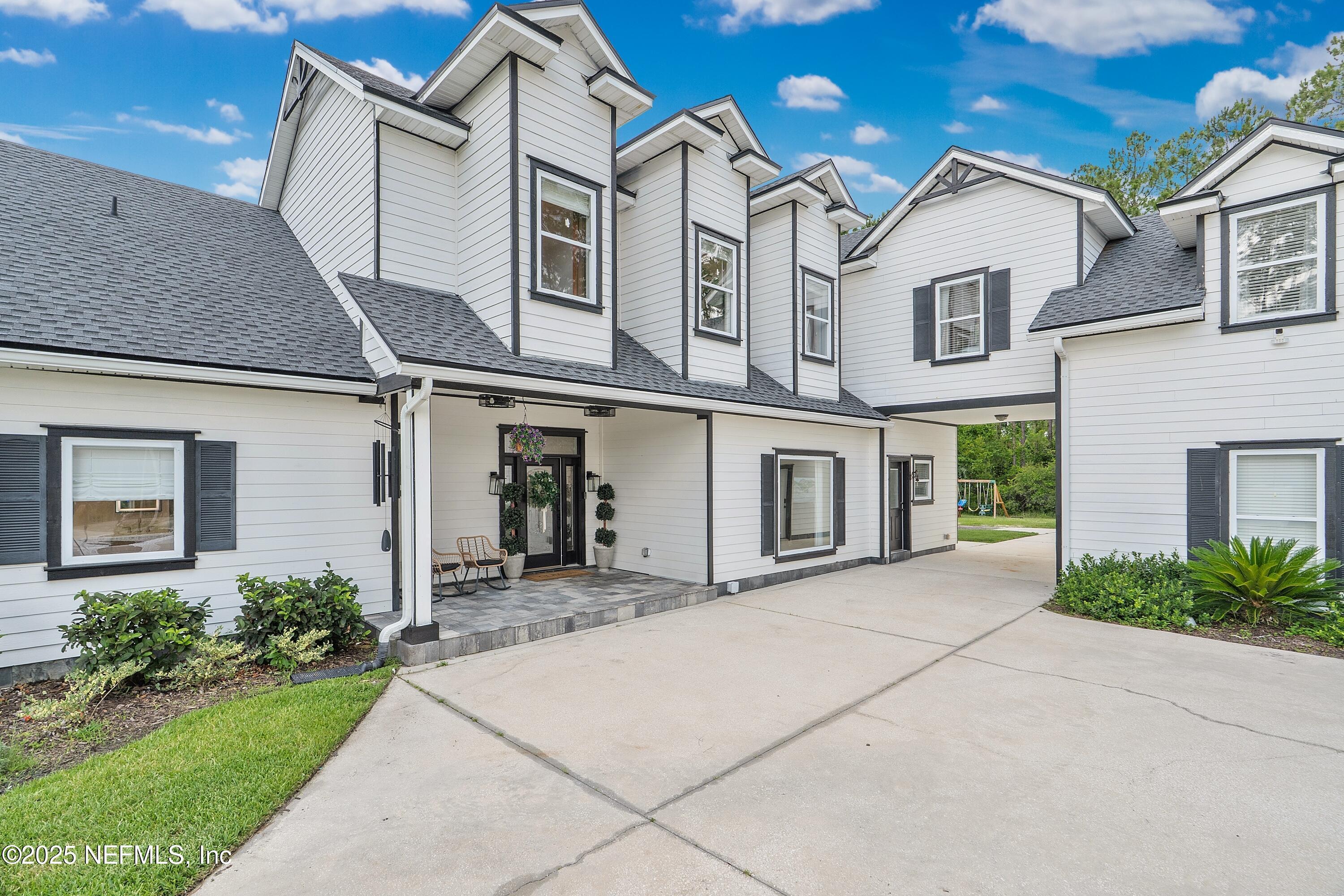 Property Photo:  201 Burghley Avenue  FL 32092 