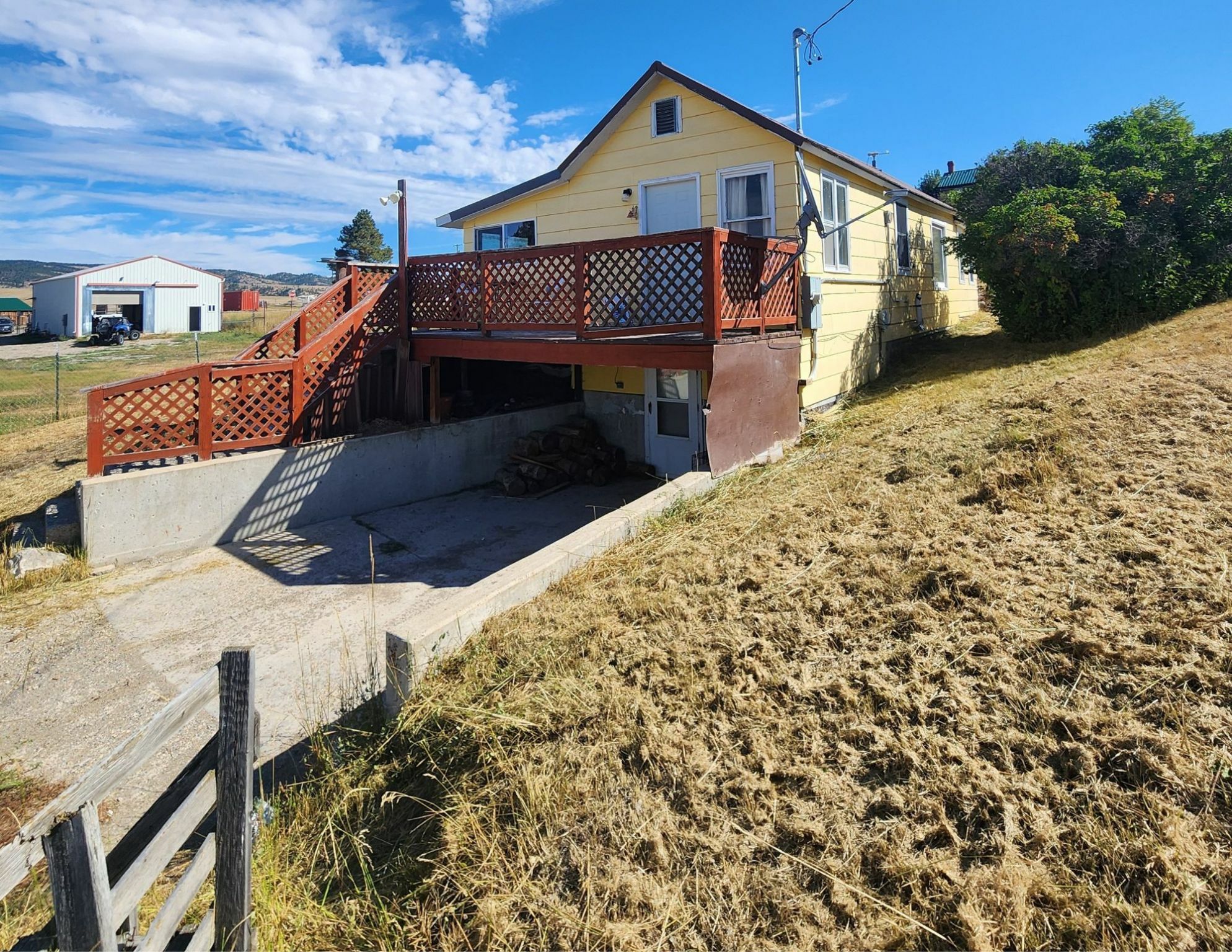 Property Photo: 405 NW 1st Avenue NE MT 59645