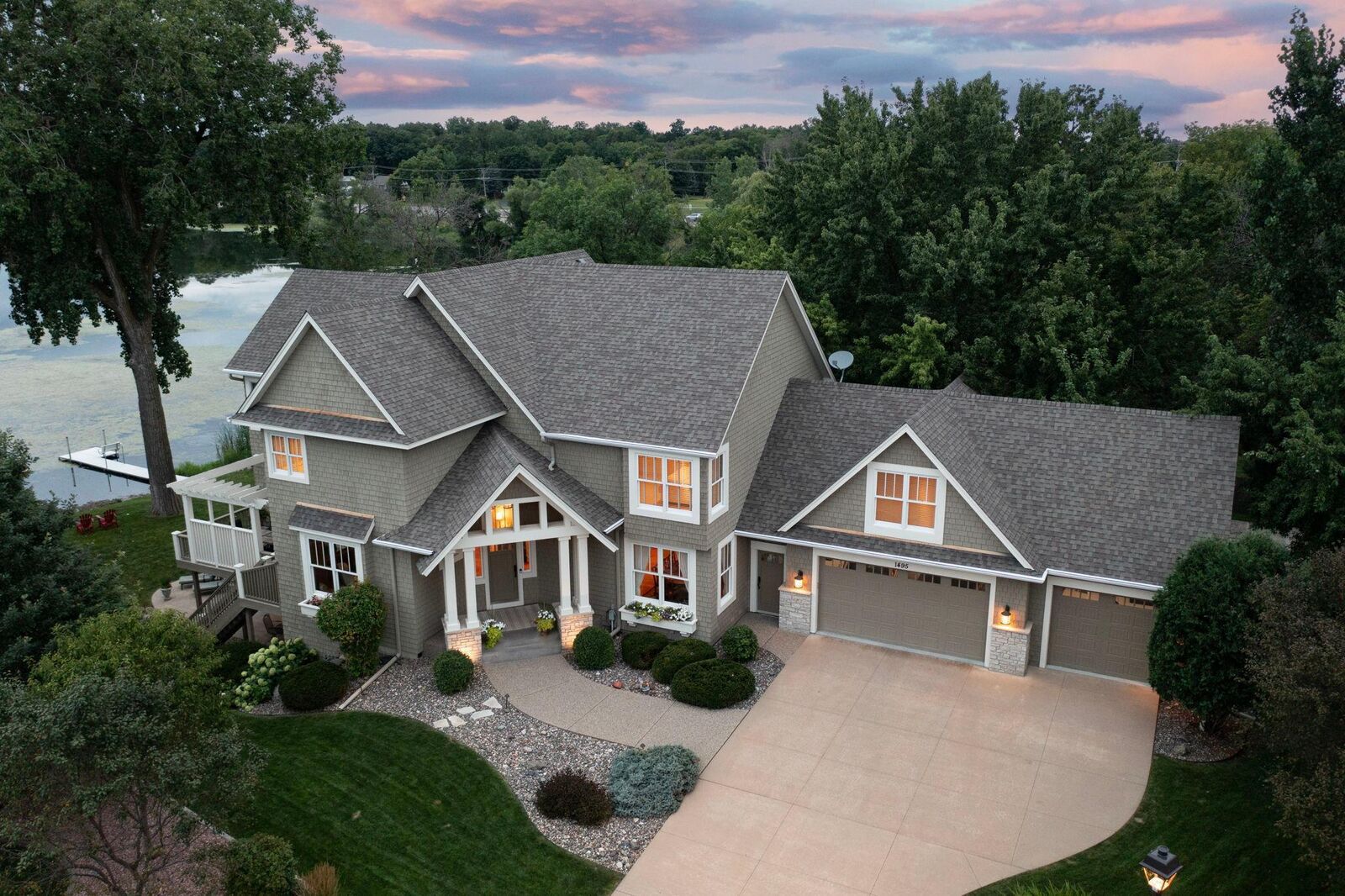 Property Photo: 1495 Kingsview Lane N MN 55447
