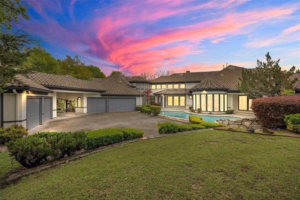 Property Photo: 1813 Richlen Way TX 75115