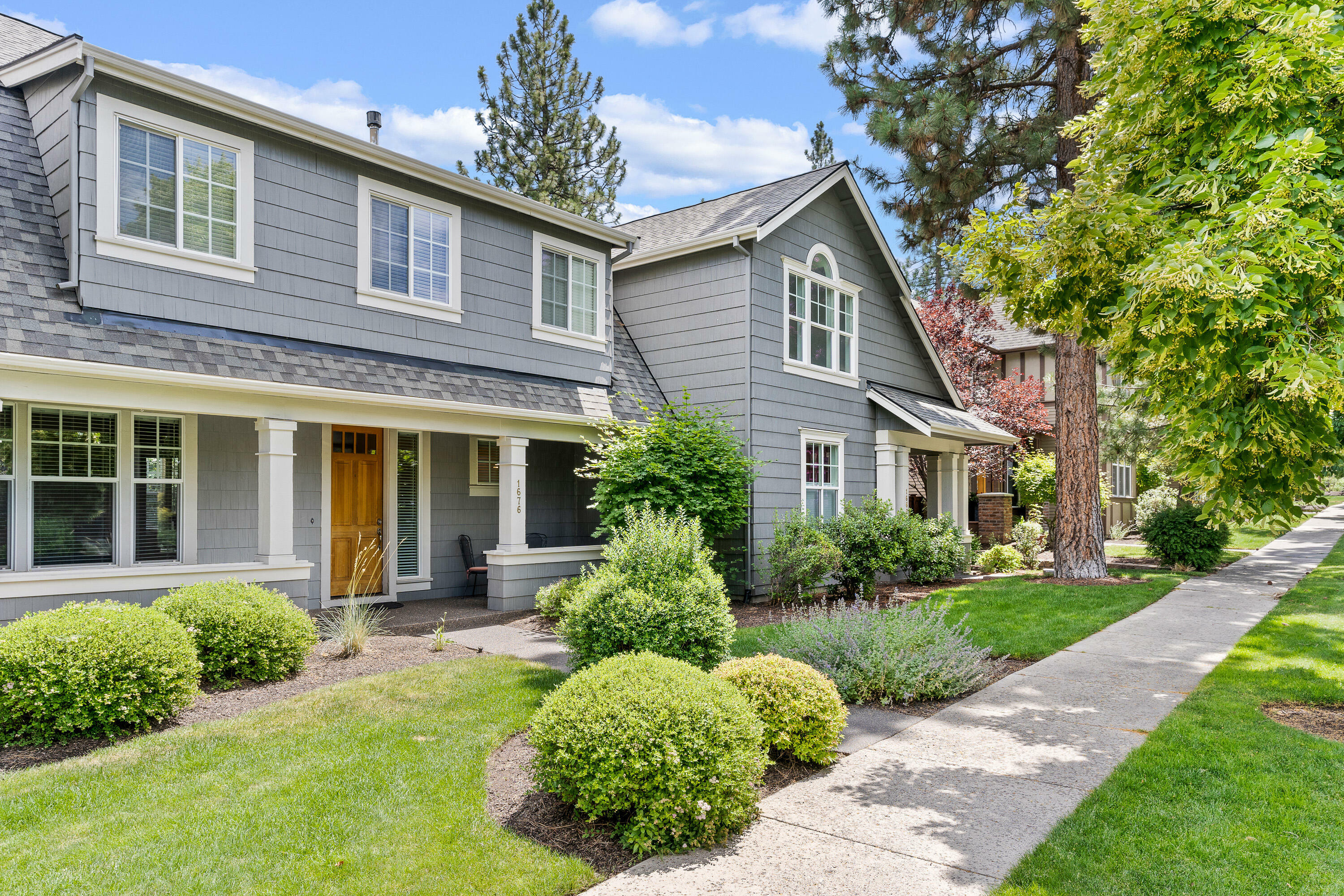 Property Photo: 1676 NW William Clark Street OR 97703