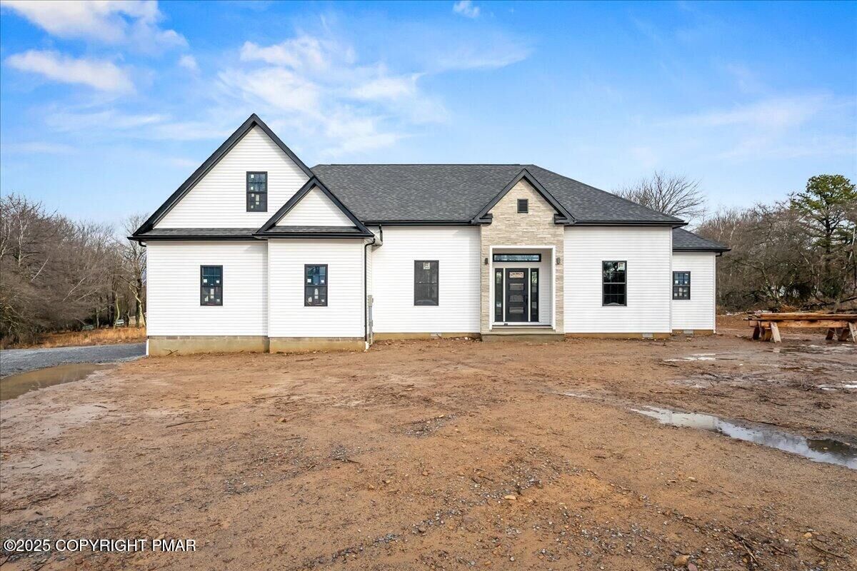 Property Photo:  14 Denise Court  PA 18210 