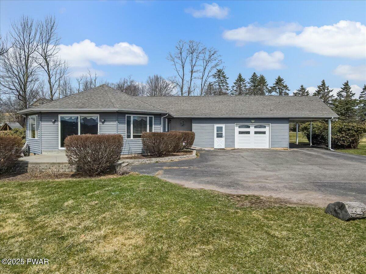 Property Photo: 11 Top Of The Hill Drive PA 18431