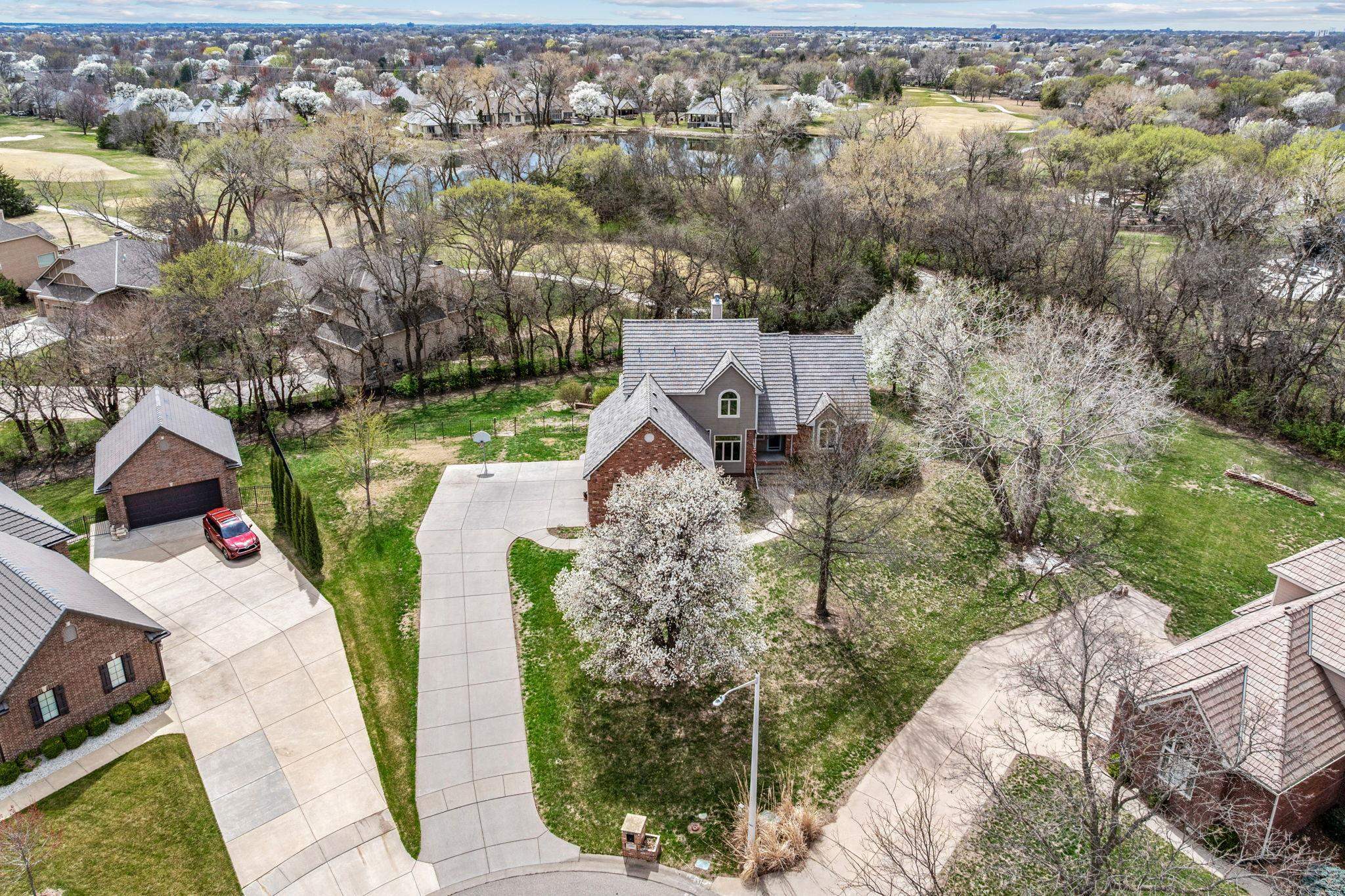 Property Photo: 2801 N Fox Pointe Cir KS 67226