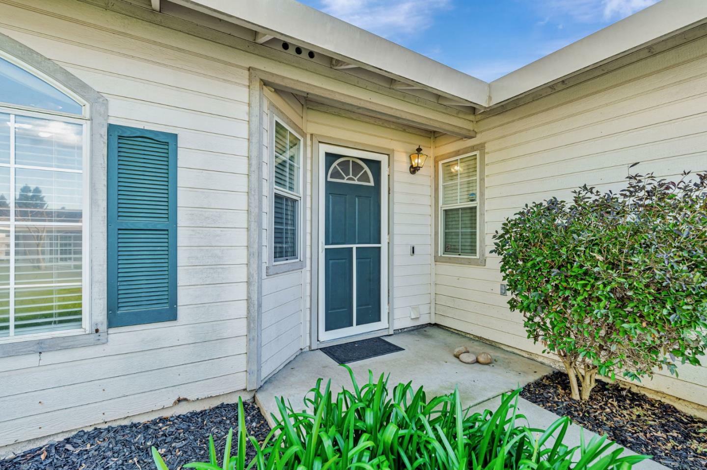 Property Photo: 1519 Tamara Court CA 95320