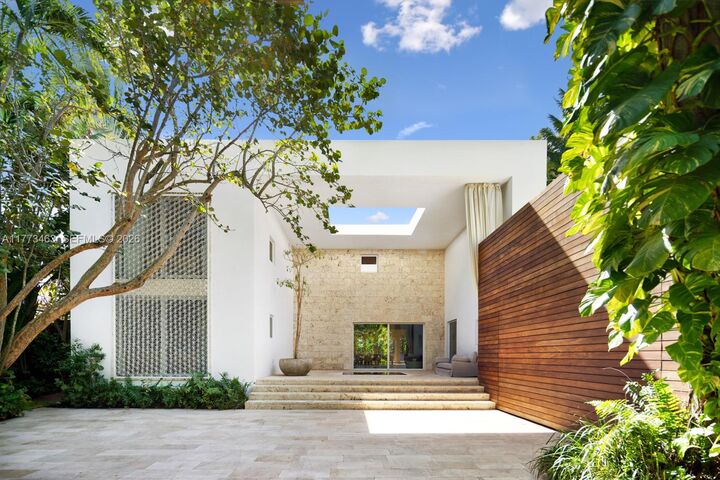 Property Photo:  1500 W 23rd St  FL 33140 