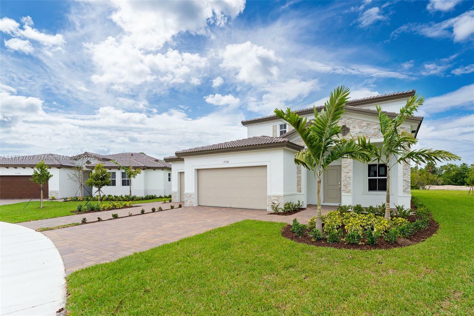 Property Photo: 2700 SE 23 Ave FL 33035