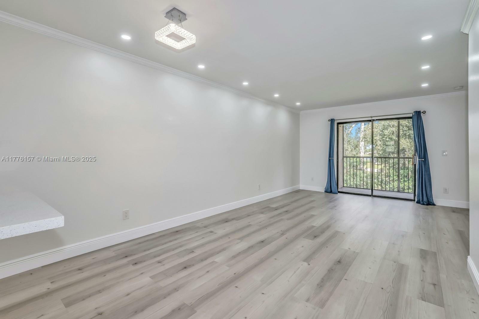 Property Photo: 10405 NW 11th St 206 FL 33026
