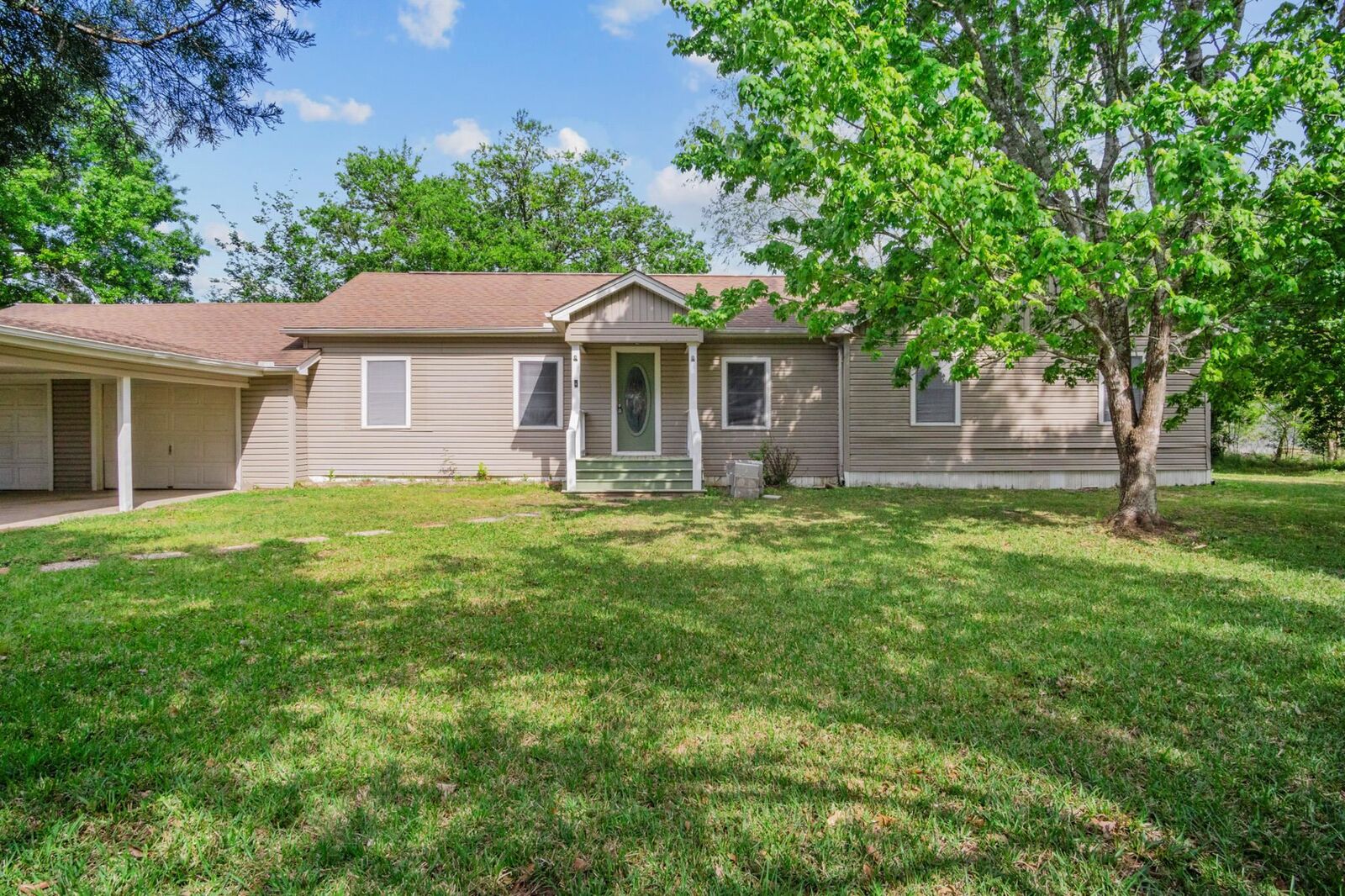 Property Photo:  227 Hale  TX 77665 