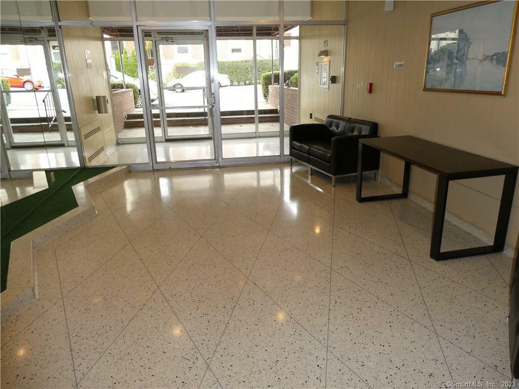 Property Photo:  125 Prospect Street Apt 3C  CT 06901 