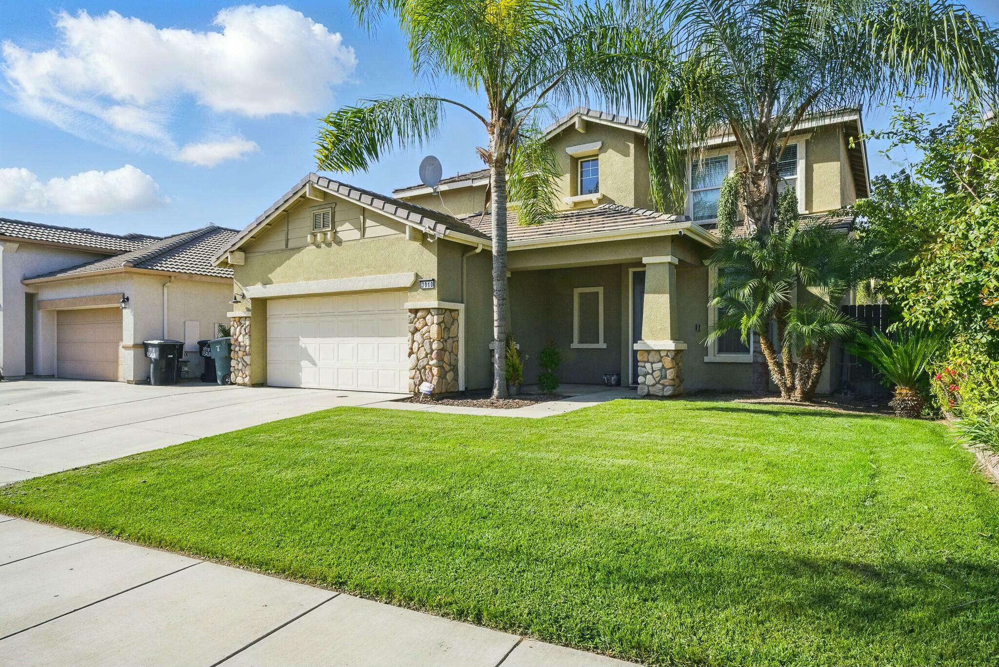 Property Photo: 3010 W Sweet Avenue CA 93291