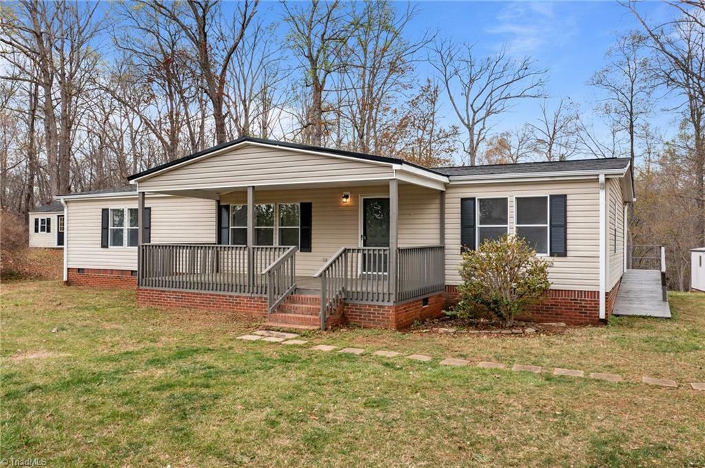 329 Reavis Road  Harmony NC 28634 photo