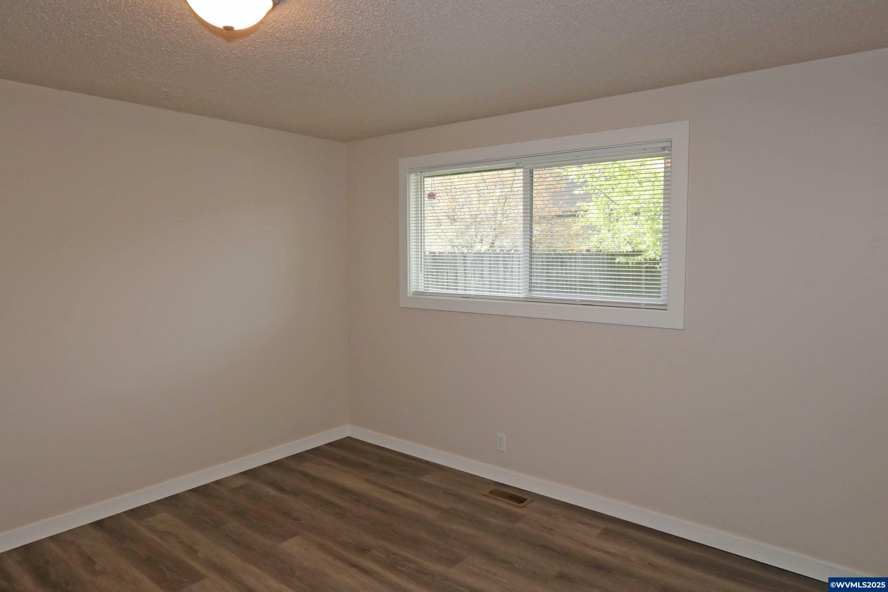 Property Photo: 1403 Clay (-1413) St NE OR 97301
