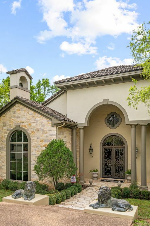 Property Photo: 8611 Young Lane TX 78737