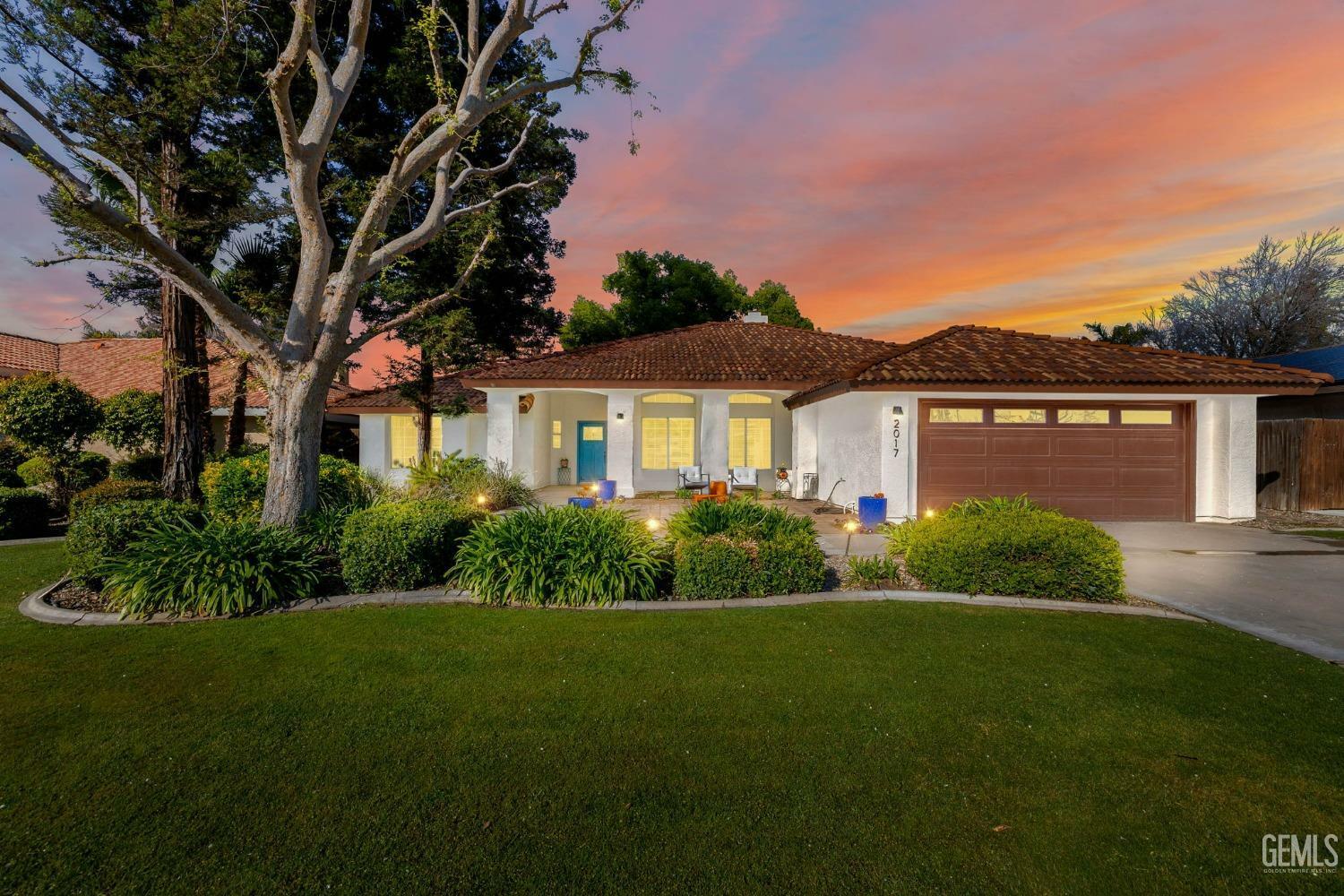 2017 Blue Oak Drive  Bakersfield CA 93311 photo