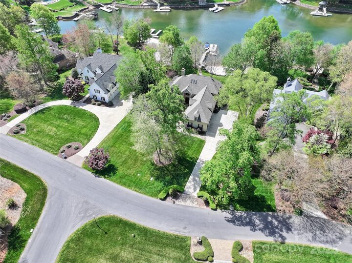 Property Photo: 19040 Mary Ardrey Circle NC 28031