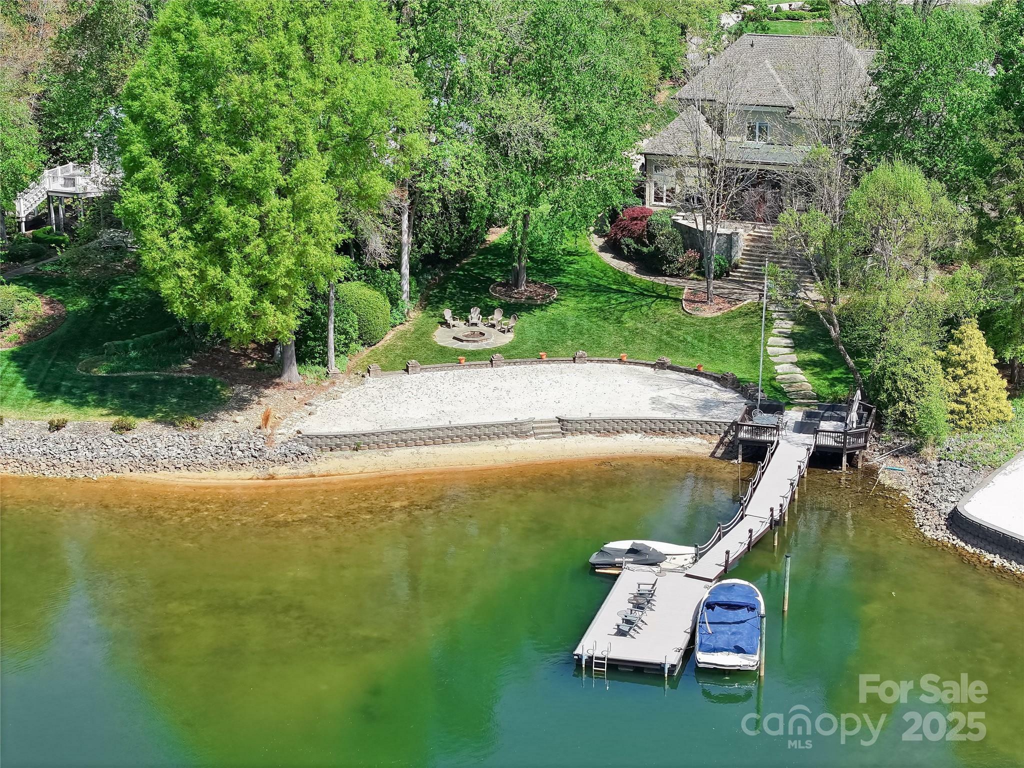 Property Photo: 19040 Mary Ardrey Circle NC 28031