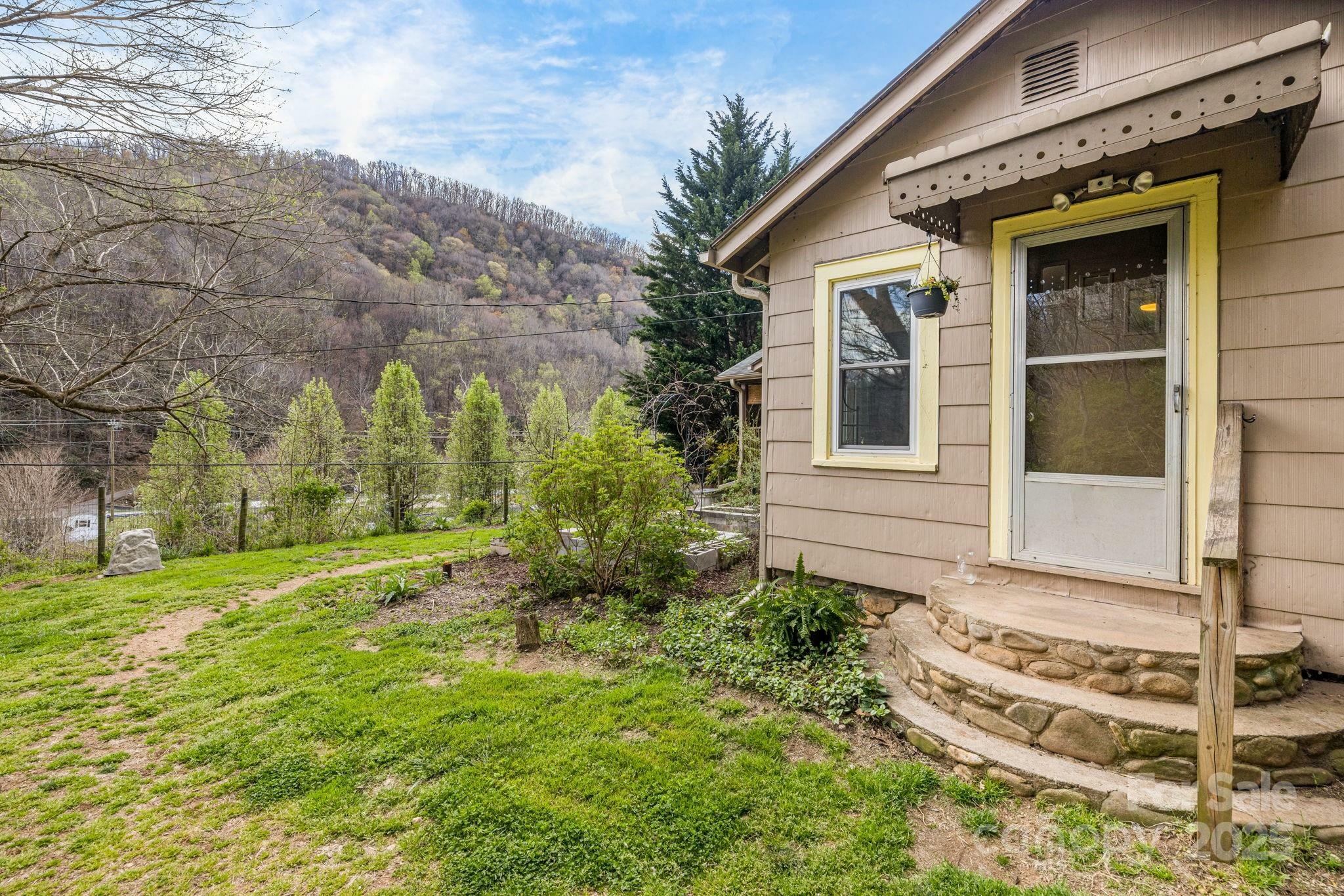 1041 Groundhog Road  Canton NC 28716 photo