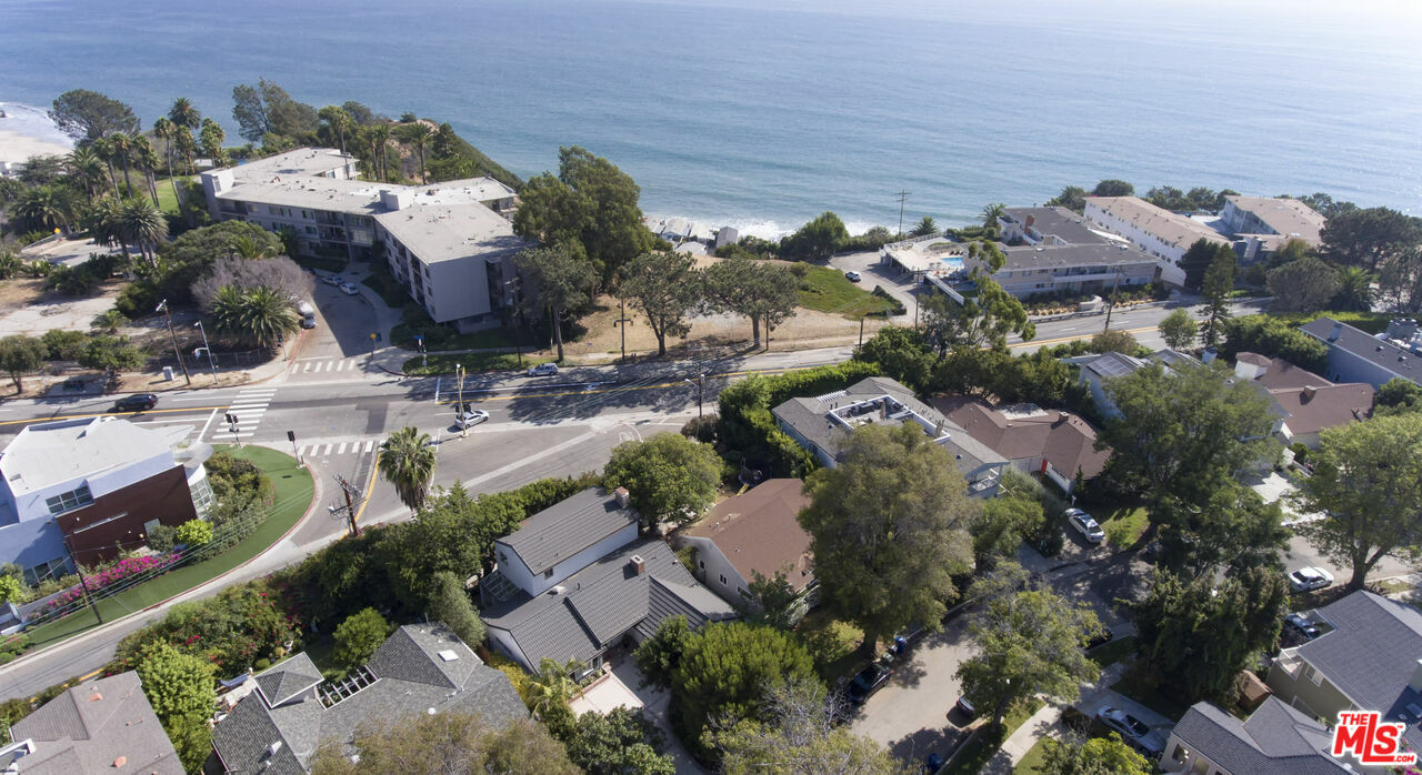 Property Photo: 17040 Livorno Dr CA 90272