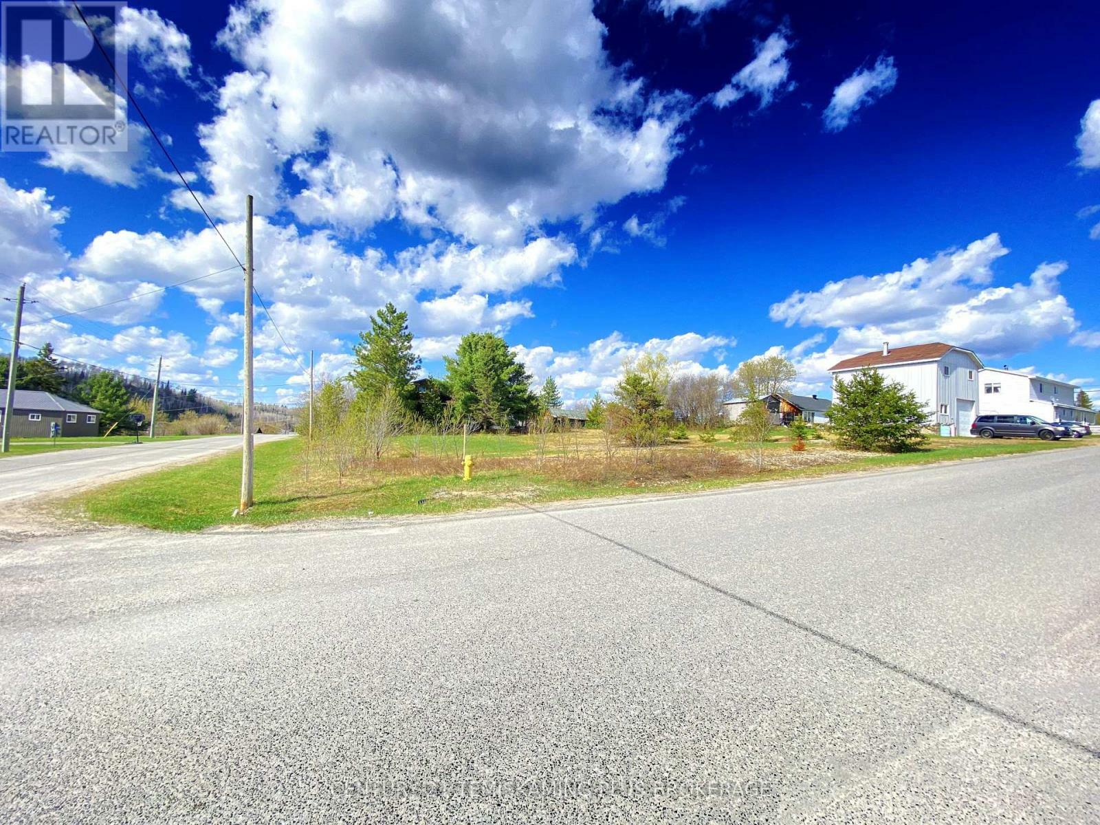 Property Photo:  359-361 Pinner Avenue  ON P0K 1M0 