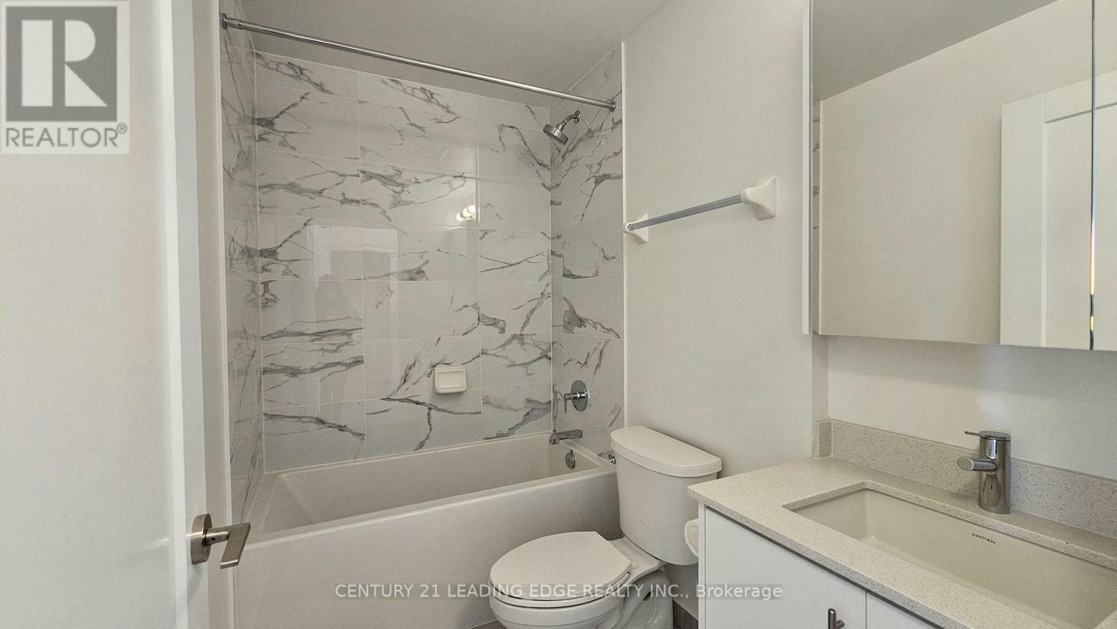Property Photo: 95 Oneida Crescent Lph05 ON L4B 0H5