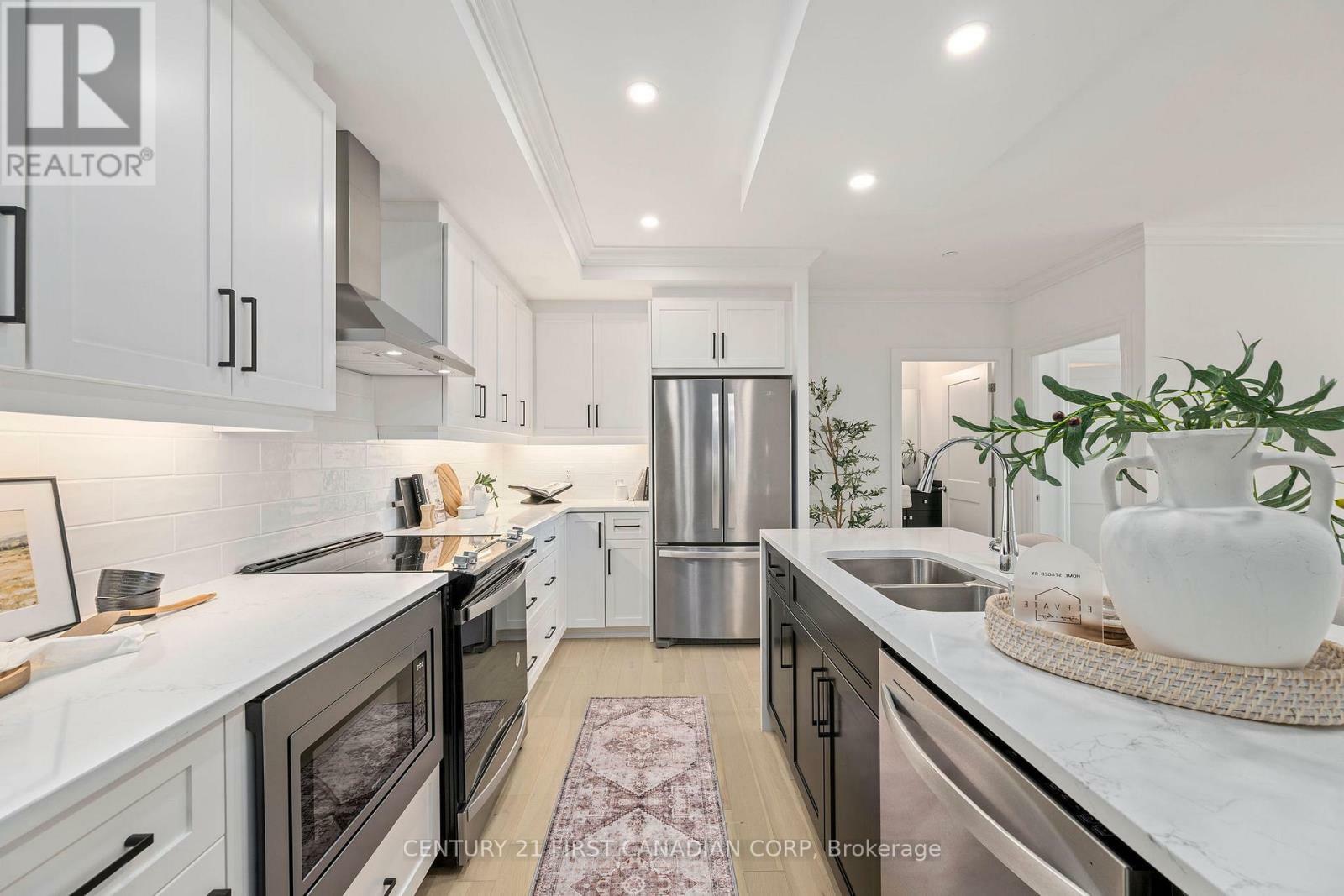 Property Photo: 480 Callaway Road 409 ON N6G 0Z3