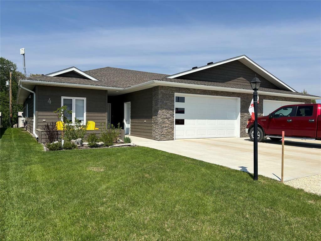 4 Augusta Drive  Killarney MB R0K 1G0 photo