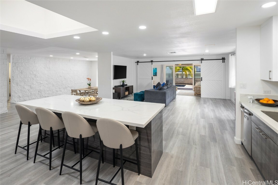 Property Photo: 1490 Ala Leleu Street HI 96818