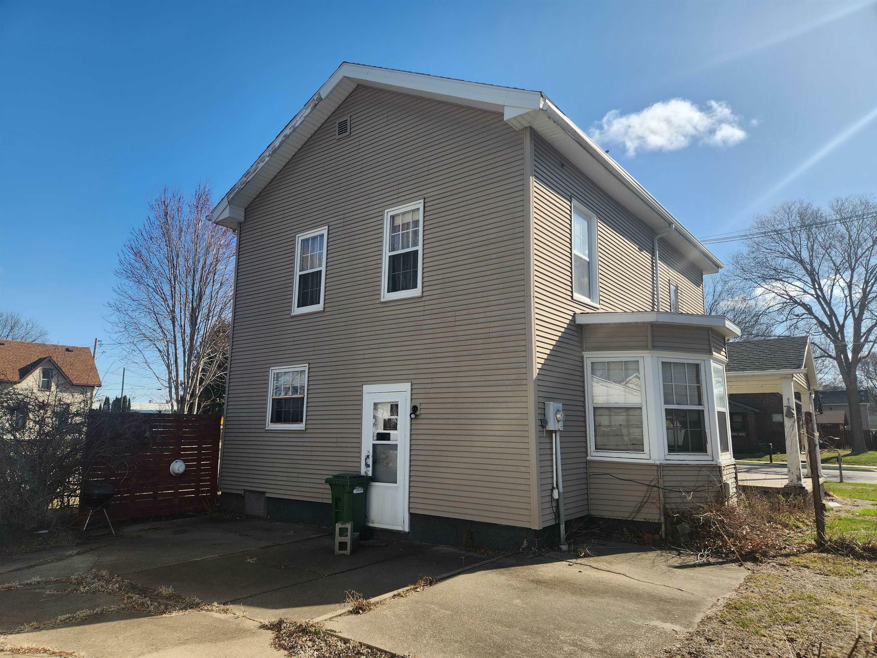 Property Photo: 523 1st St NW IA 50677
