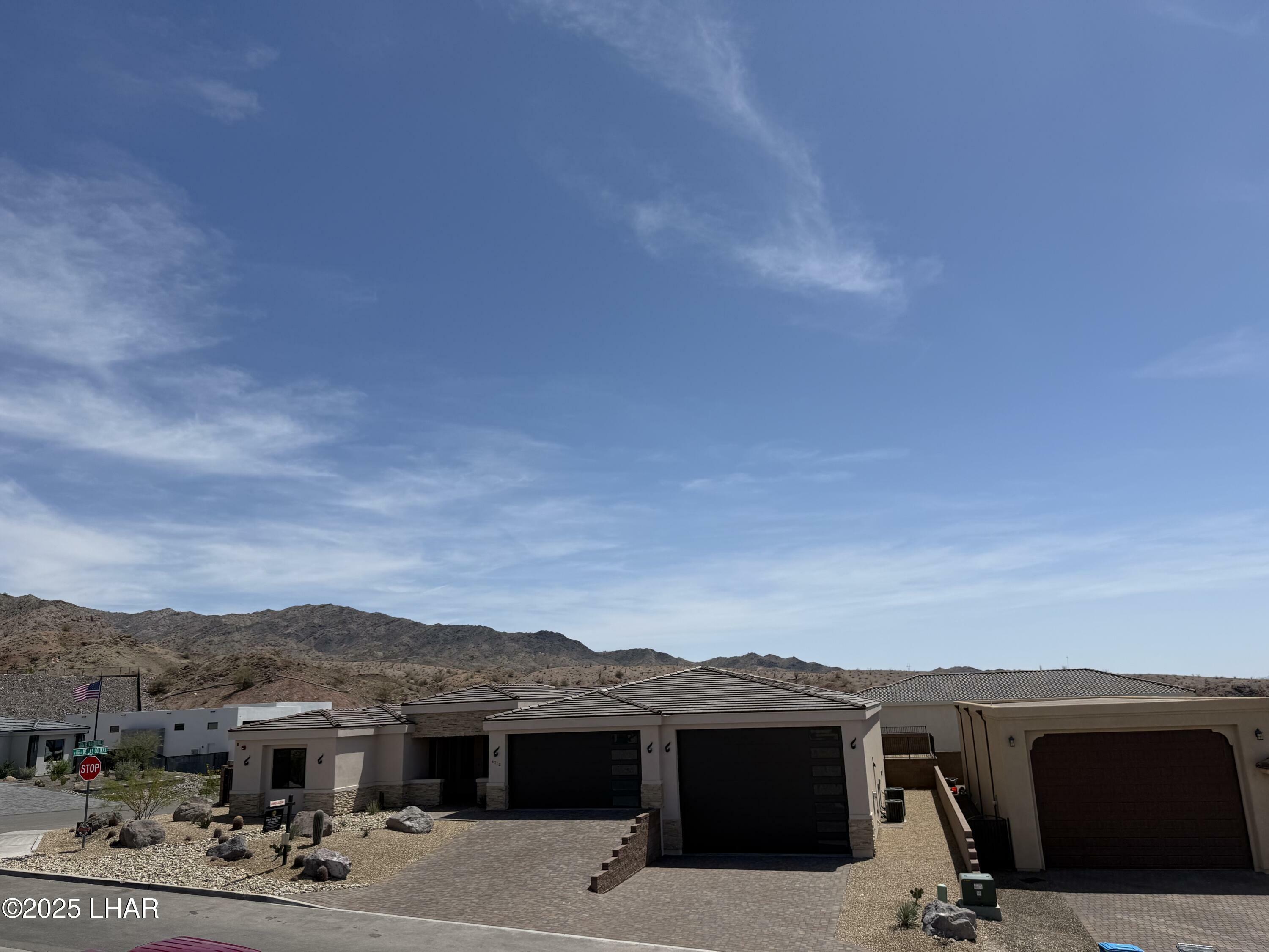 Property Photo: 6712 Avienda De Los Foothills AZ 86406