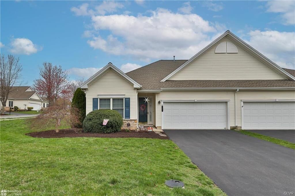 Property Photo: 1 Somerset Lane PA 18045