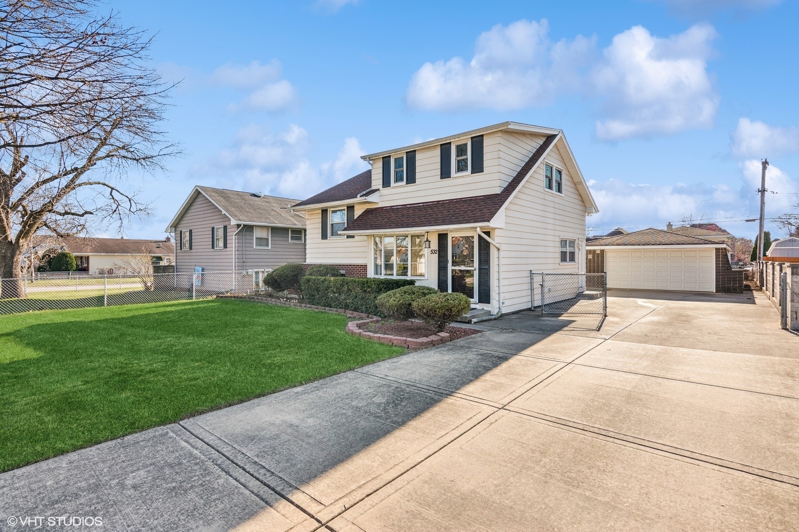 Property Photo: 532 N Van Auken Street IL 60126