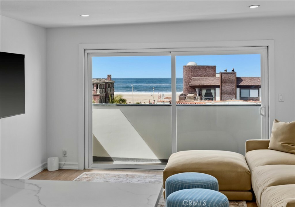 Property Photo:  404 Hermosa Avenue 5  CA 90254 