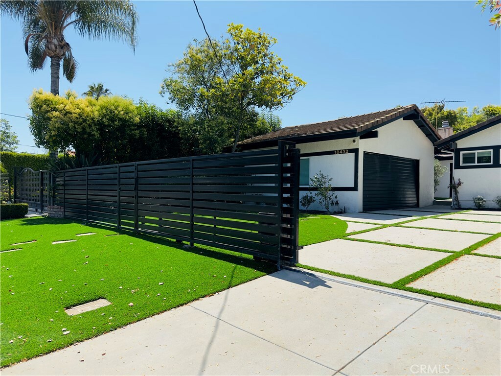 Property Photo: 18432 Linnet Street CA 91356