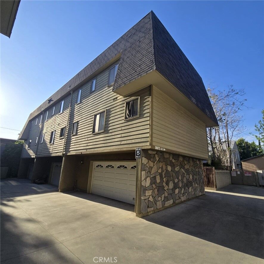 Property Photo:  1245 E California Avenue 6  CA 91206 