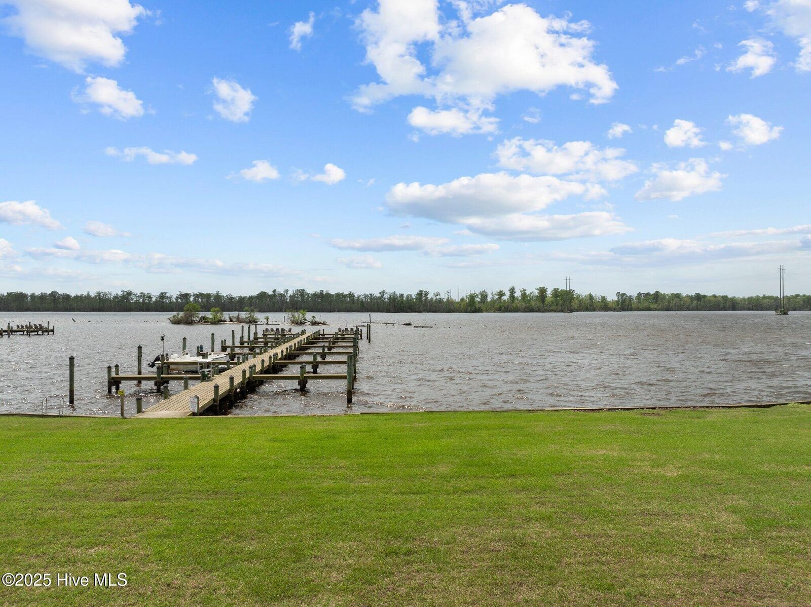 Property Photo:  130 S Washington Harbour Avenue  NC 27889 