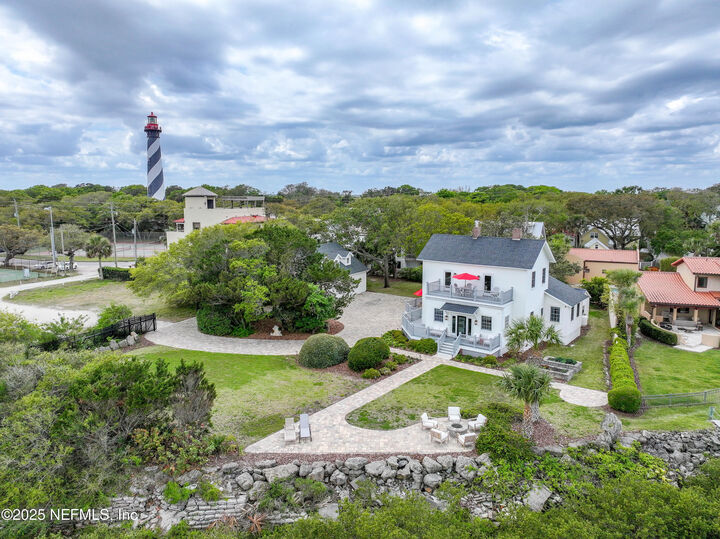 Property Photo: 106 Carver Street E FL 32080