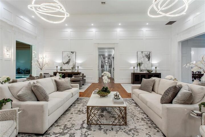 Property Photo:  400 Victorian Drive  TX 75165 