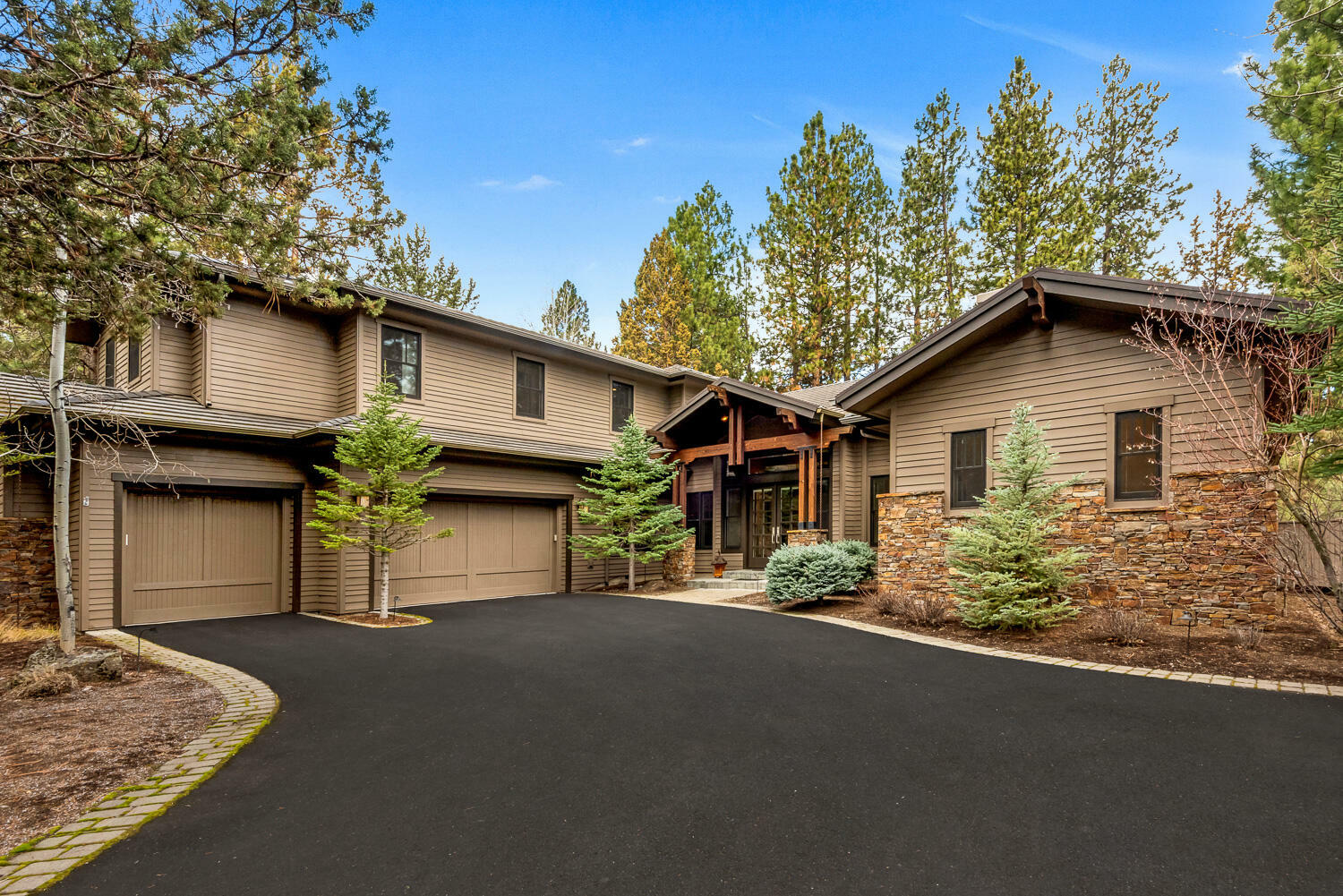 Property Photo: 61488 Tam McArthur Loop OR 97702